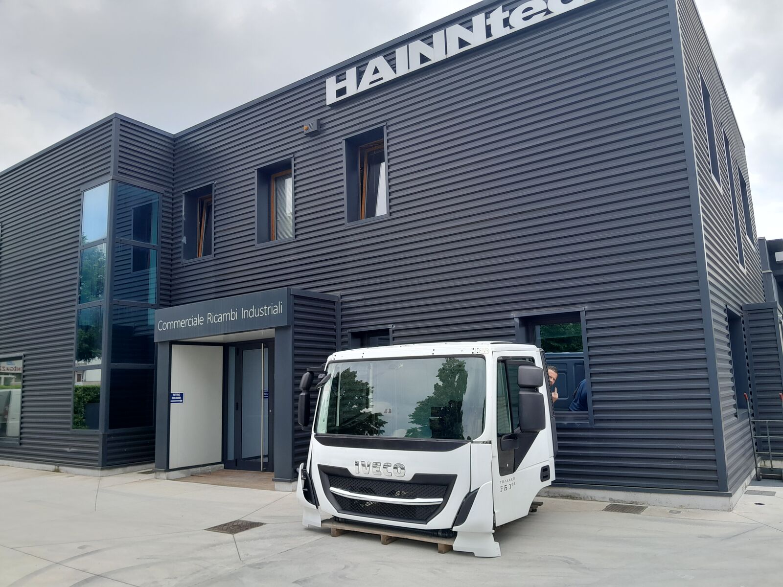 cabin IVECO STRALIS TRAKKER DAY CAB EURO 6 2013 -> for truck IVECO