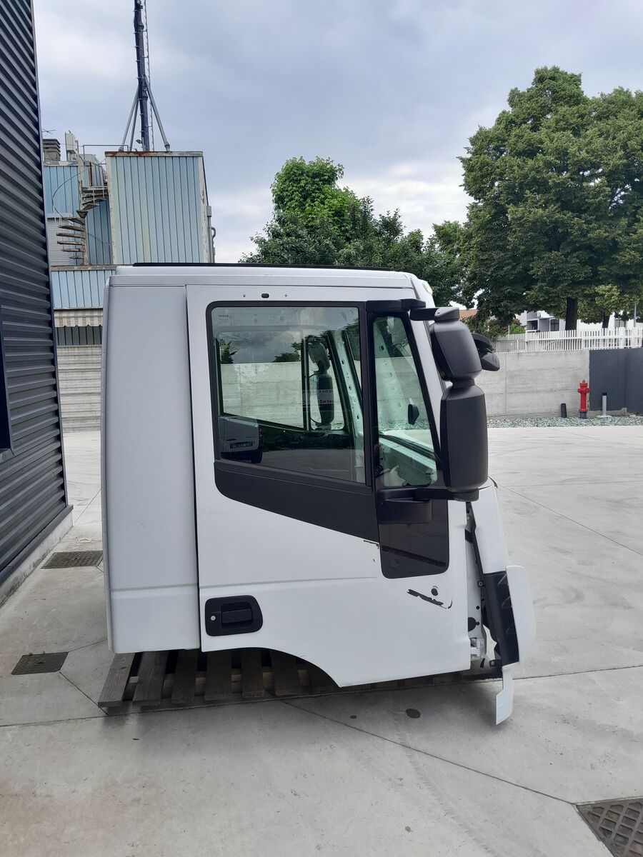 cabin IVECO STRALIS TRAKKER DAY CAB EURO 6 2013 -> for truck IVECO
