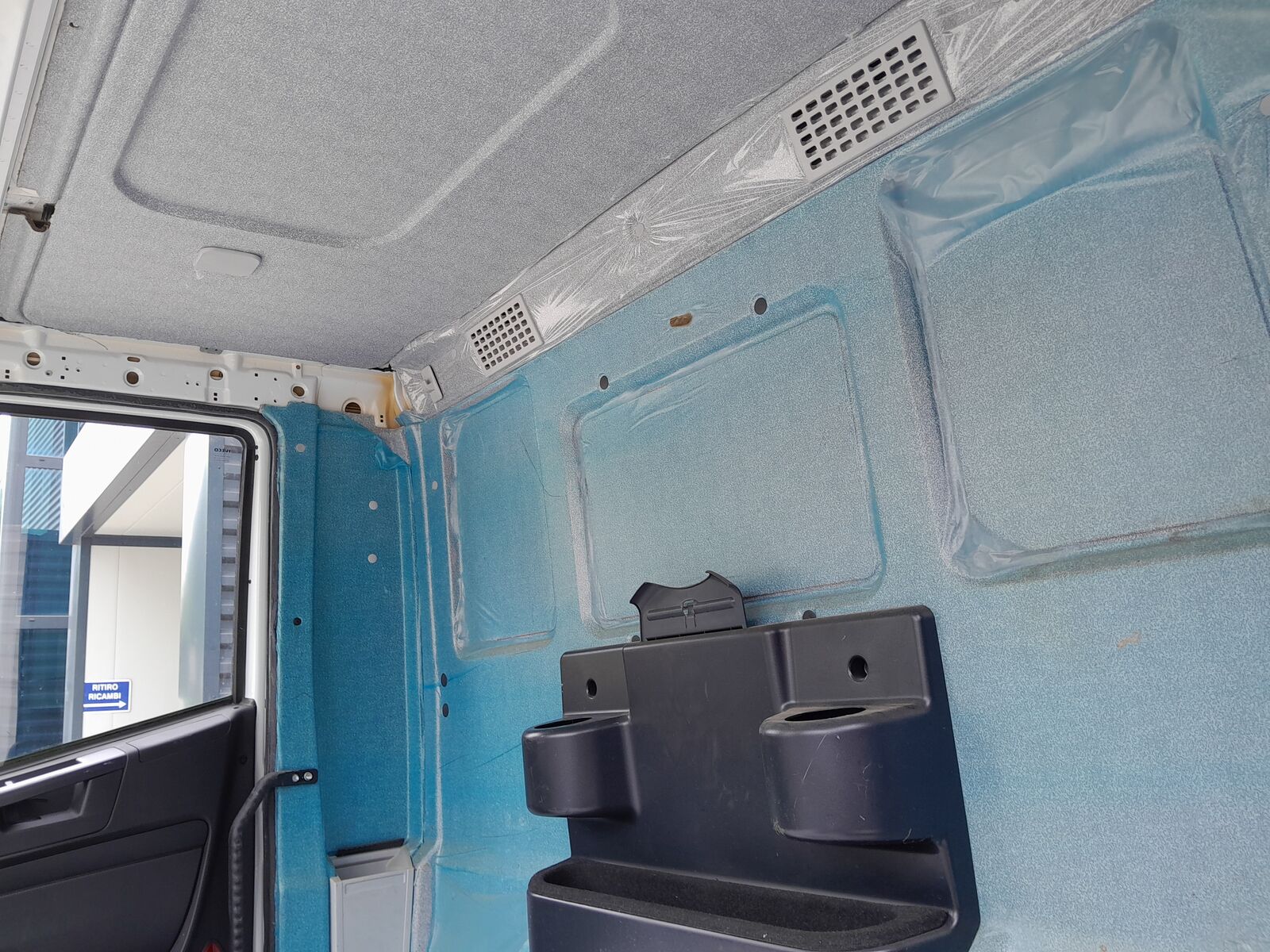 cabin IVECO STRALIS TRAKKER DAY CAB EURO 6 2013 -> for truck IVECO