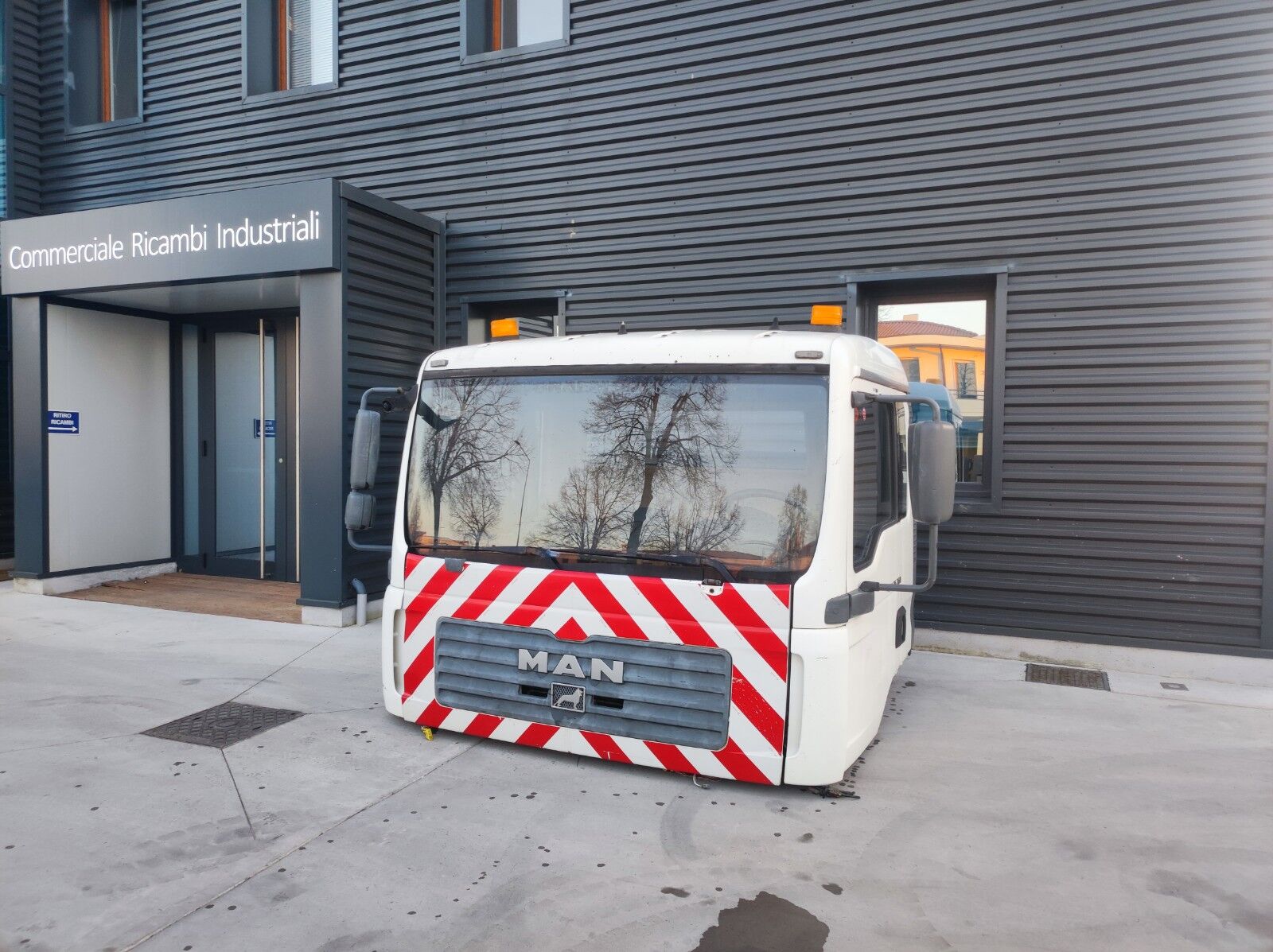 cabin for truck MAN MEDIUM